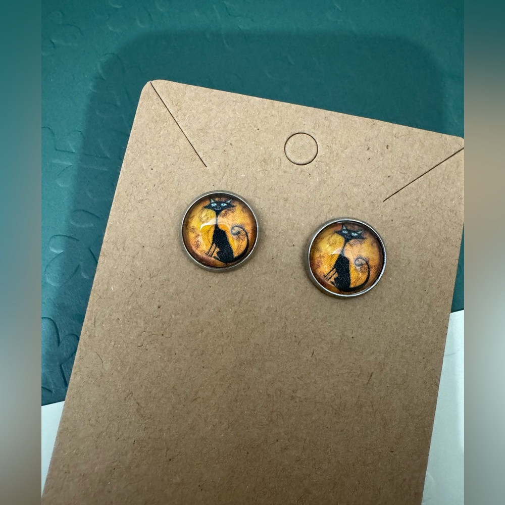 ❄️ Sale! BRAND NEW Black Cat Button Stud Earrings Metal & Glass 🐈‍⬛ 🐾